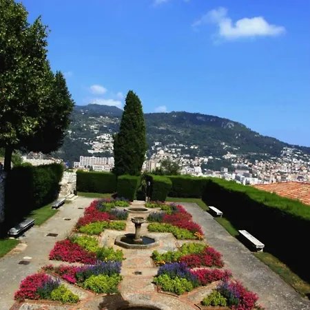 For 8 Guests In Center Nicea