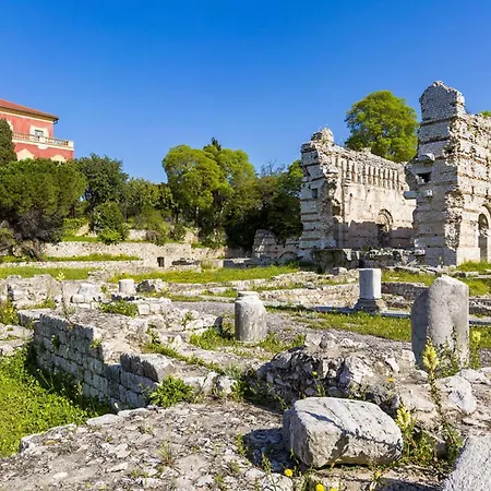 For 8 Guests In Center Nicea