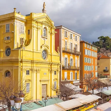 For 8 Guests In Center * Nice